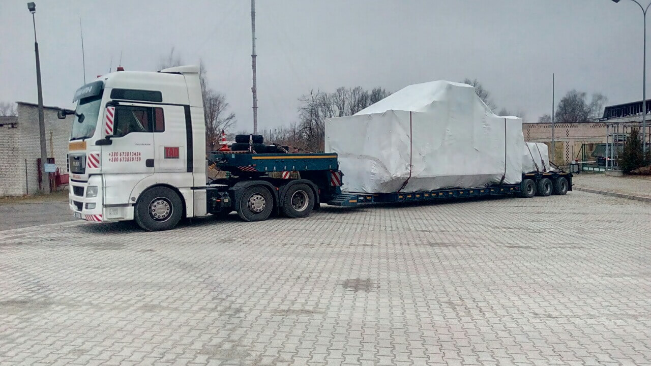 Негабаритные перевозки на трале больших размеров