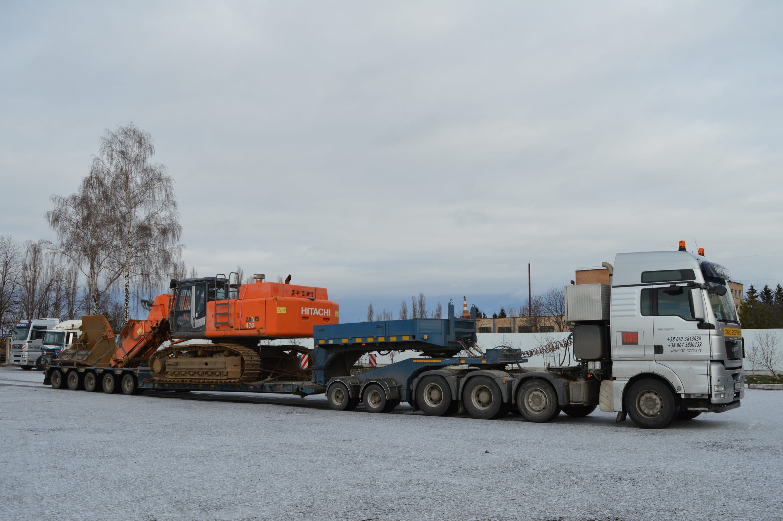 Transportation-excavator-Hitachi-ZX-470-1