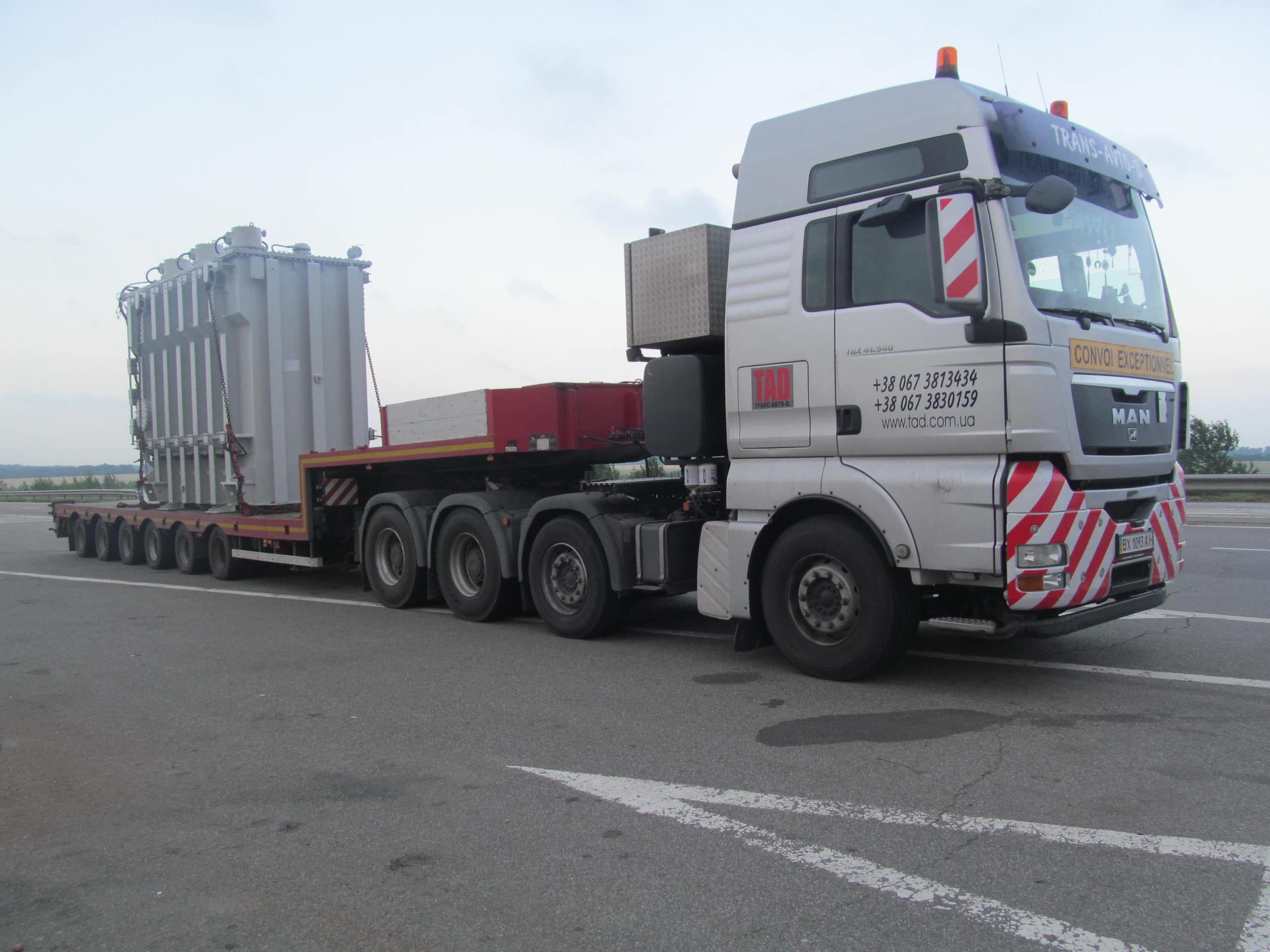 Transportation-transformer-weighing-70-tons-high-490