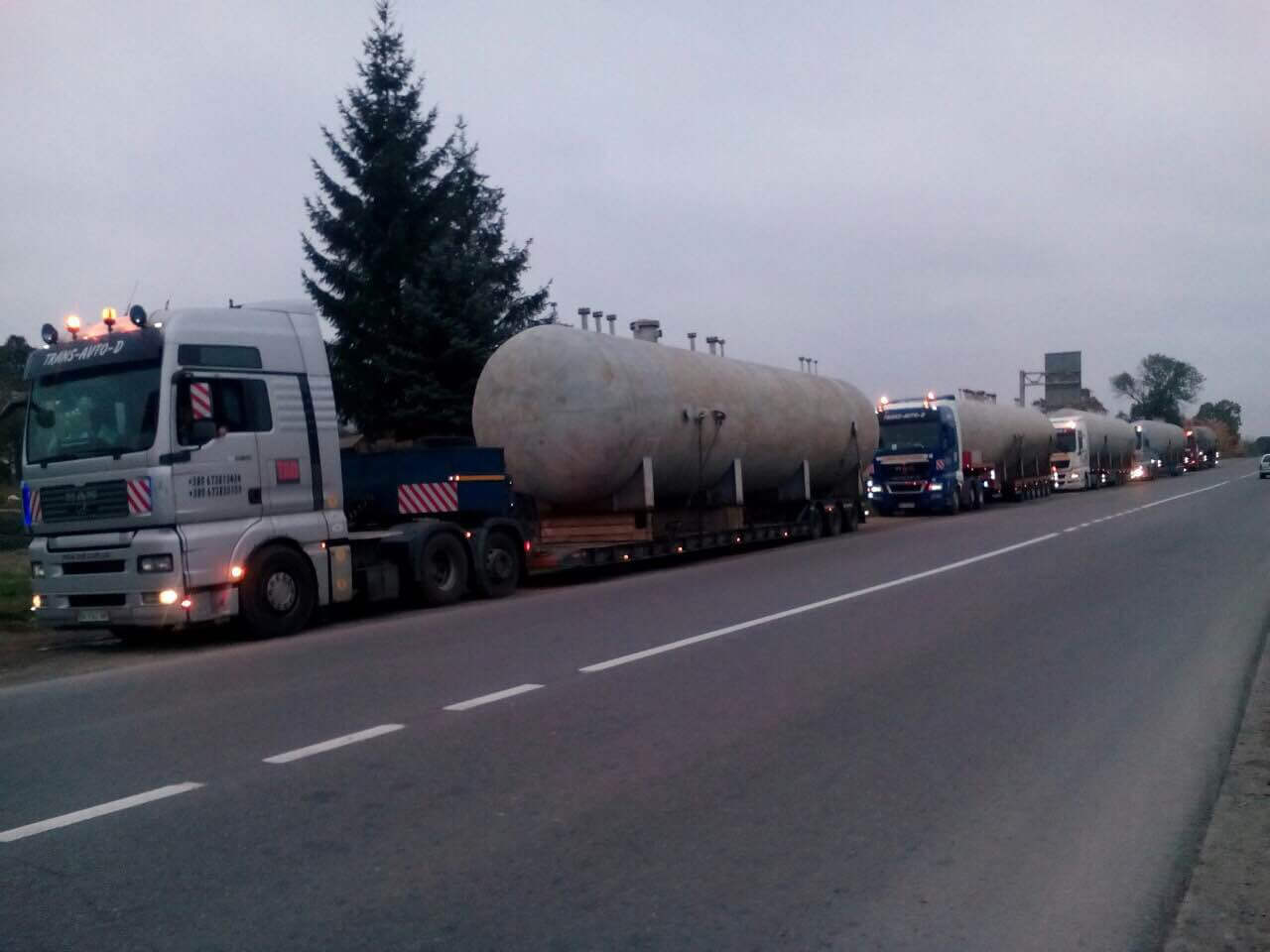 Transportation-tanks-in-West-Ukraine