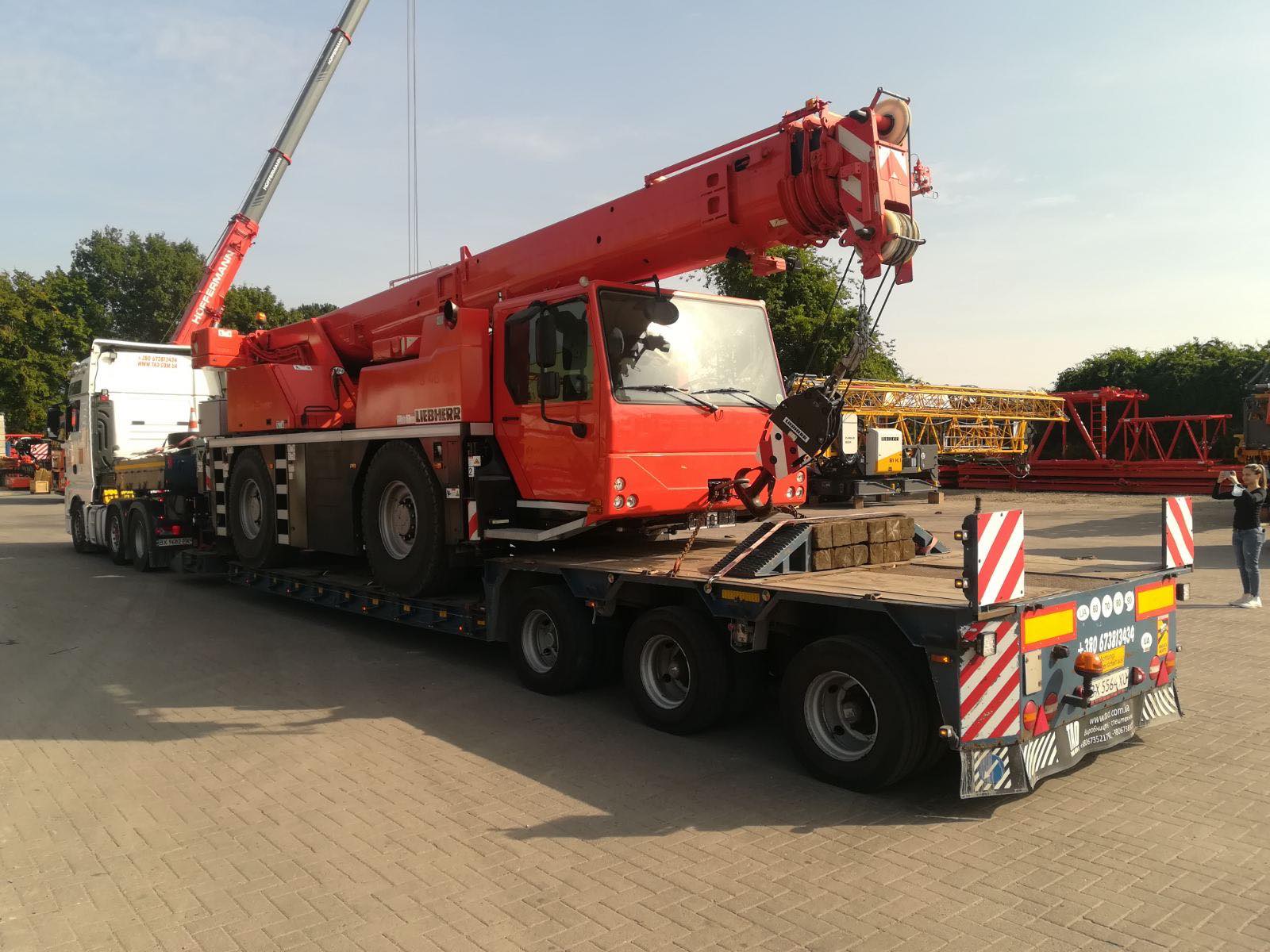 перевозки немецкой строительной техники марки liebherr