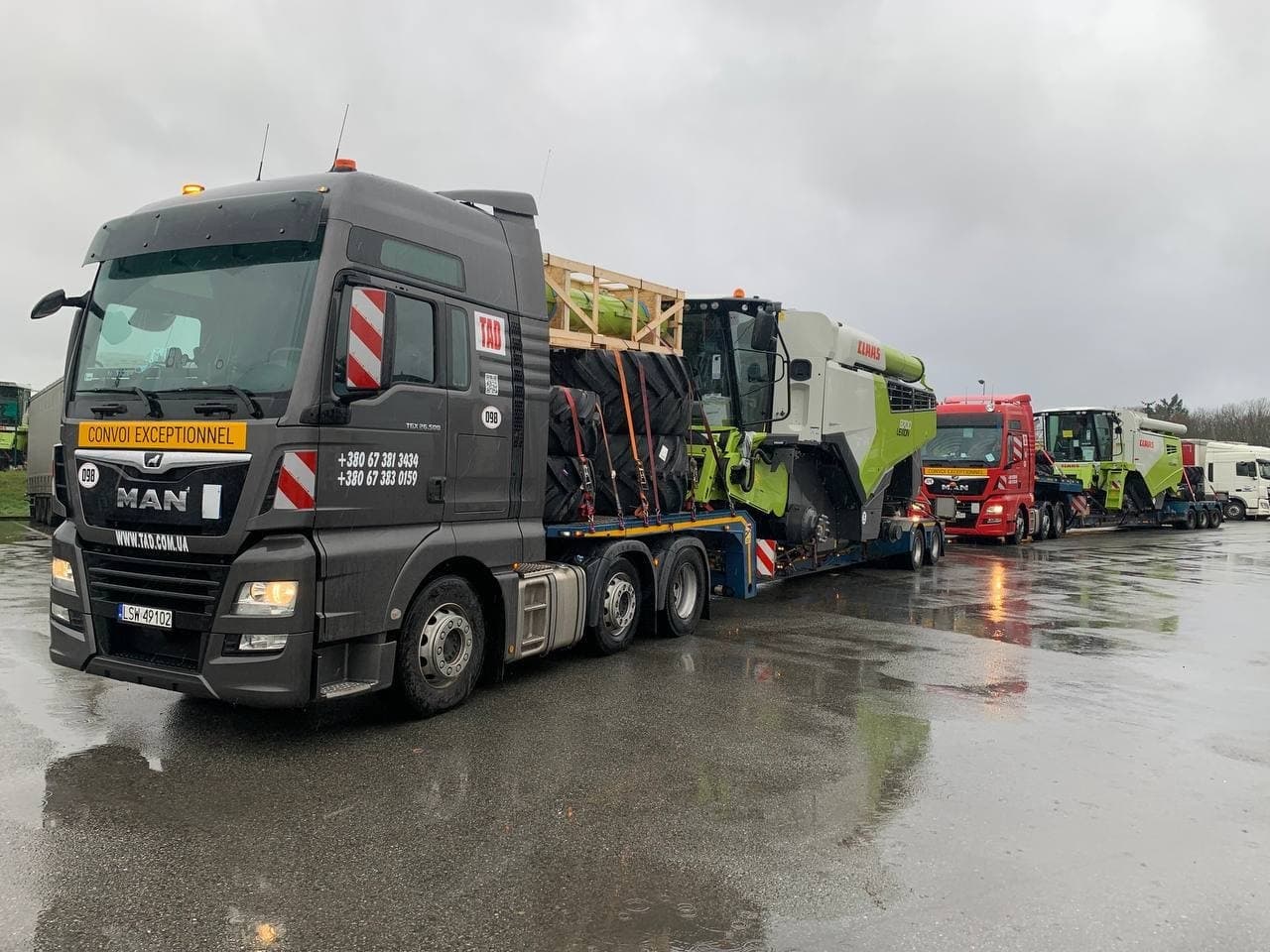 transportation Combine harvester CLAAS Combine harvester CLAAS MEGA