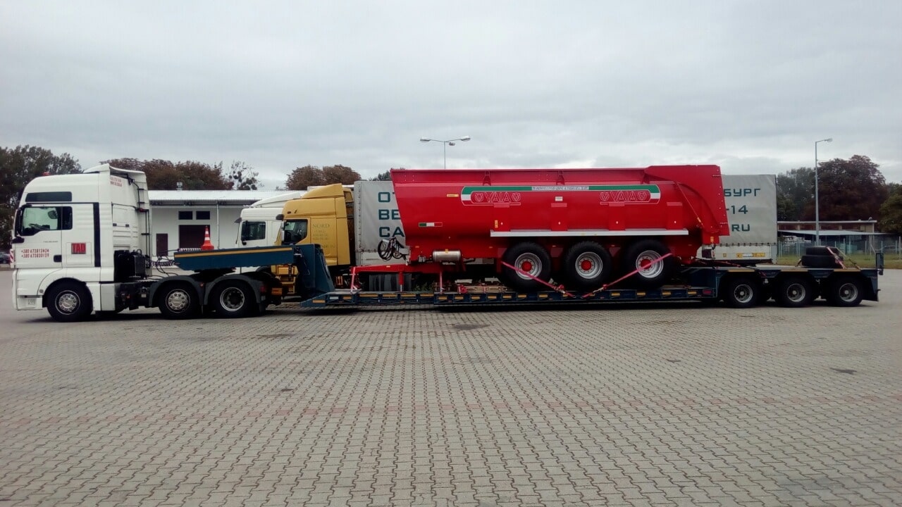 Перевезення-самосвальних-тракторних-причепів-VAIA-28-з-Польщі-в-Україна
