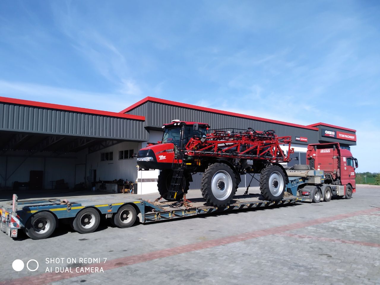 Перевозка опрыскивателя Case IH