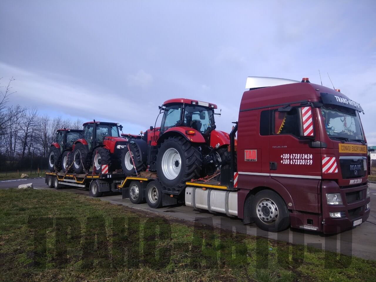 Перевезення тракторів Кейс у великій кількості-2