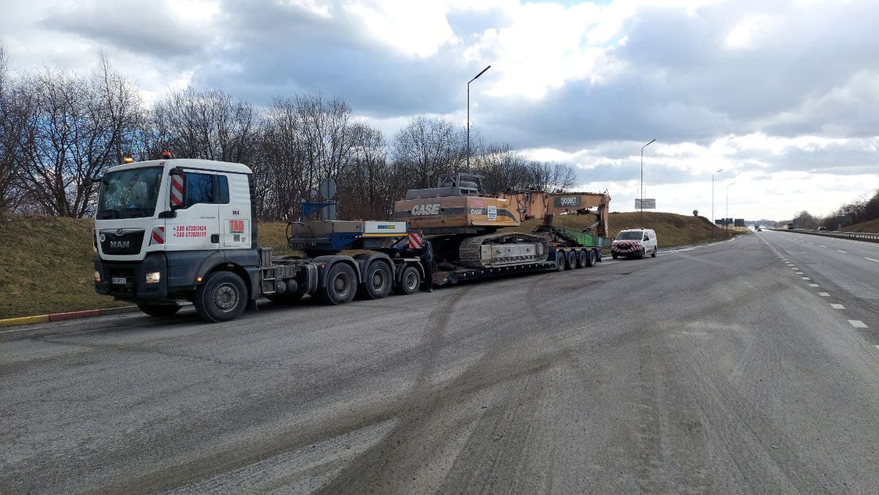 перевозка экскаватора CASE