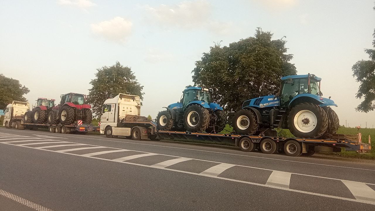 Перевозка тракторов New Holland