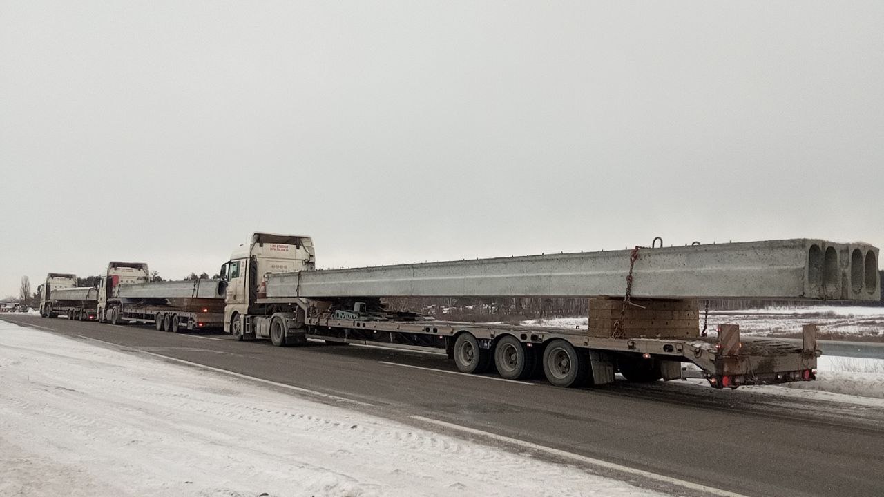 Transportation of beams and metal structures