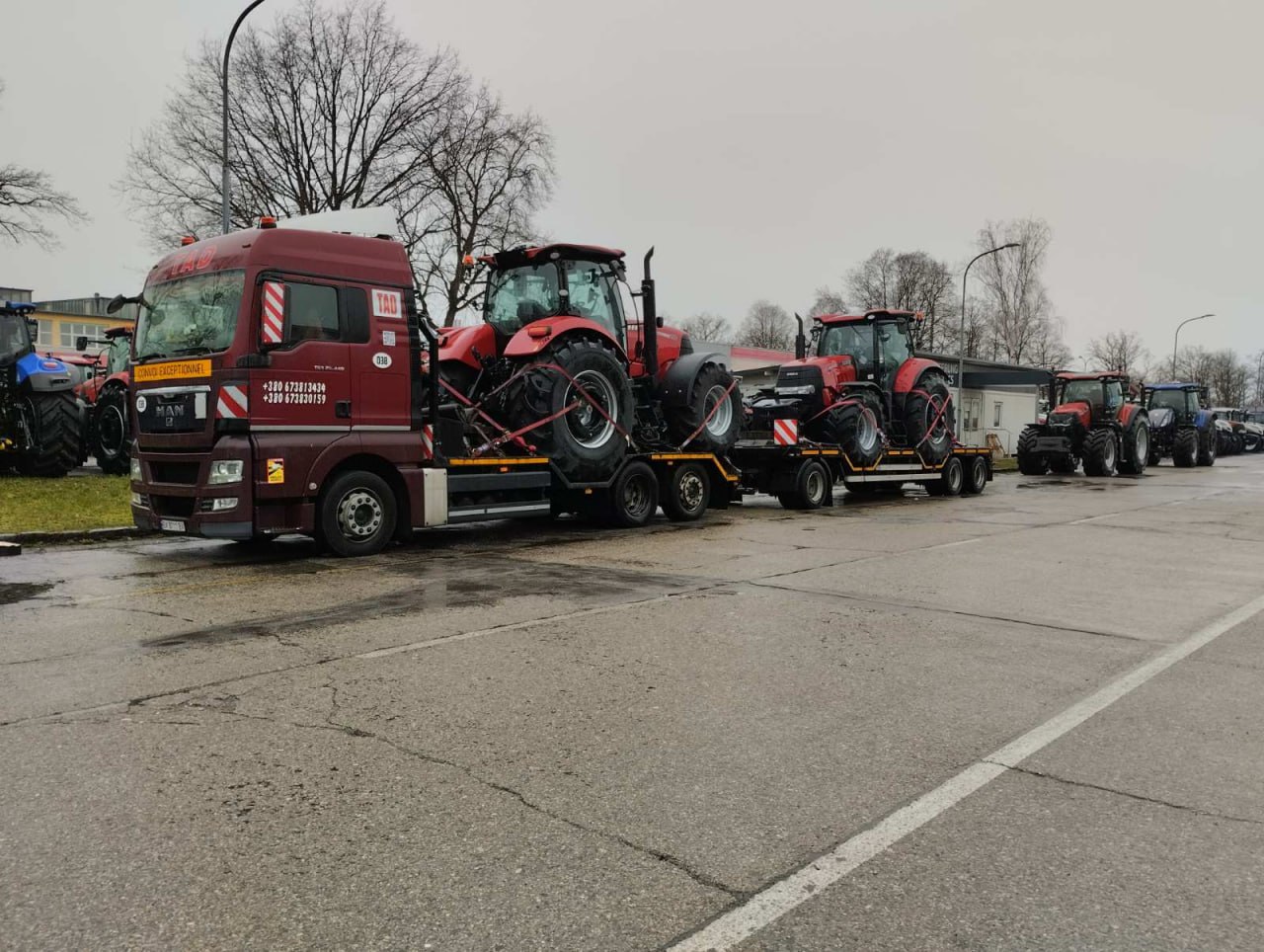 Перевозка тракторов CASE