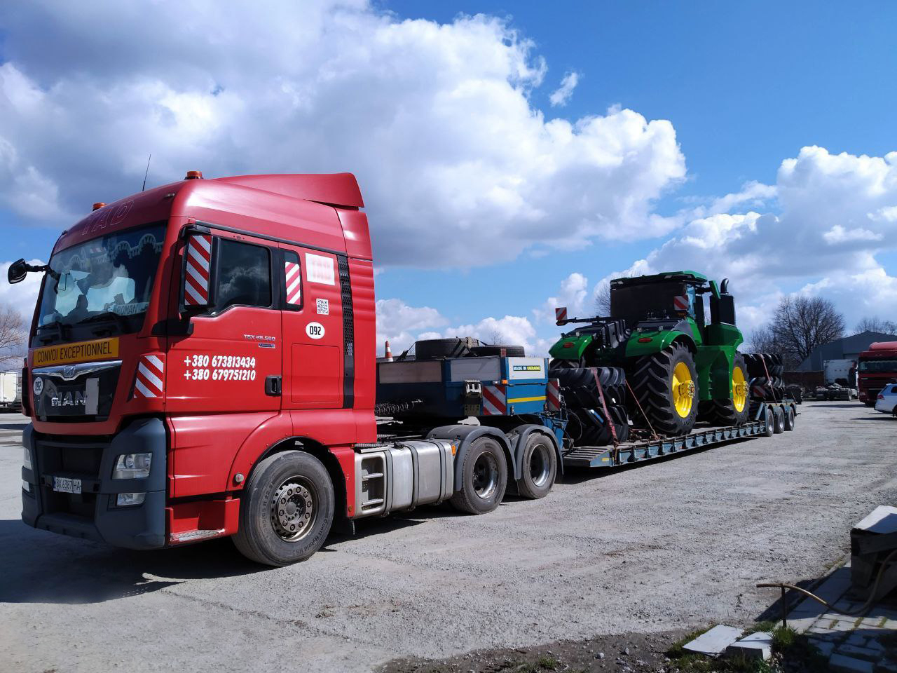 Перевозка тракторов John Deere