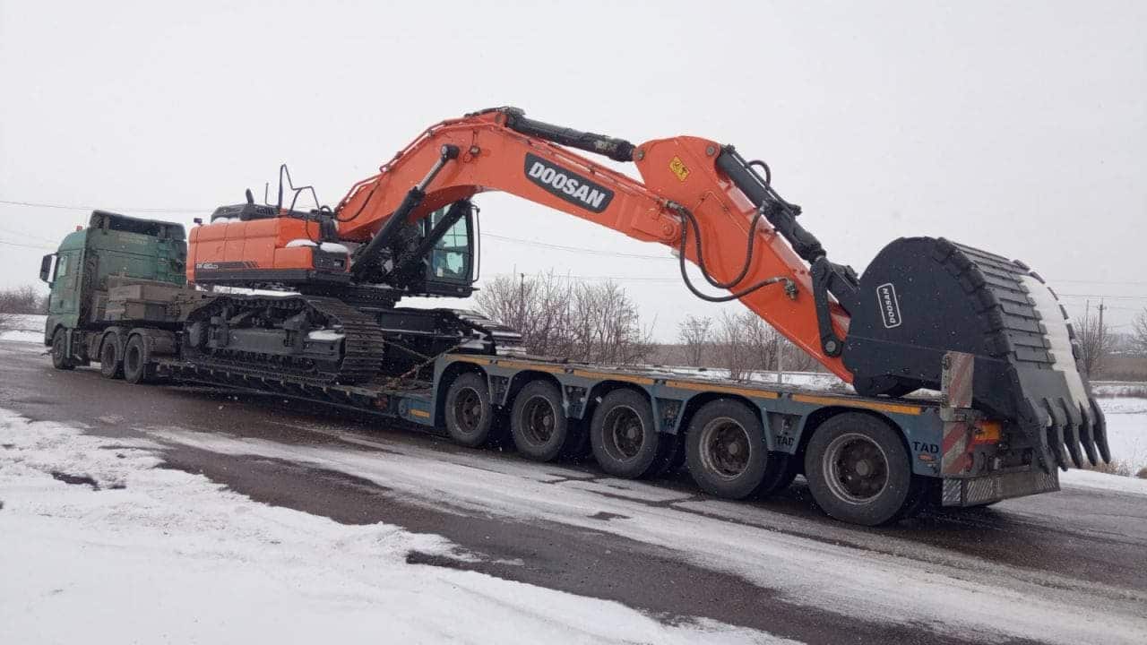 перевезення гусеничного екскаватора doosan 2
