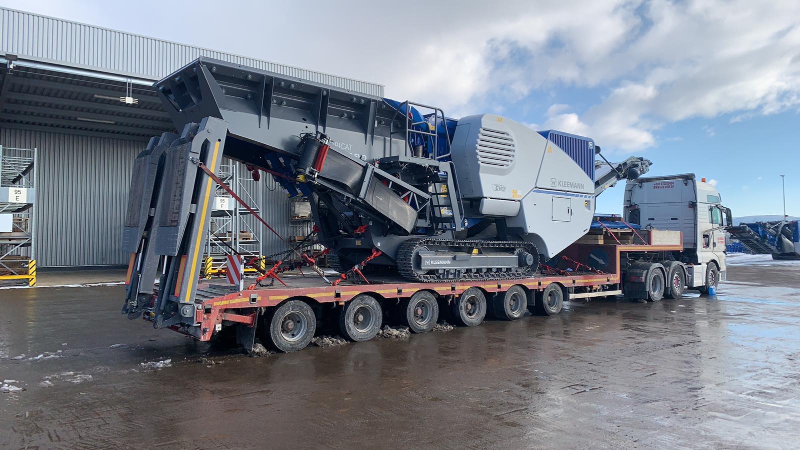 Transportation of jaw crusher MC100 R #EVO. Cargo parameters 12x3.20x4.50