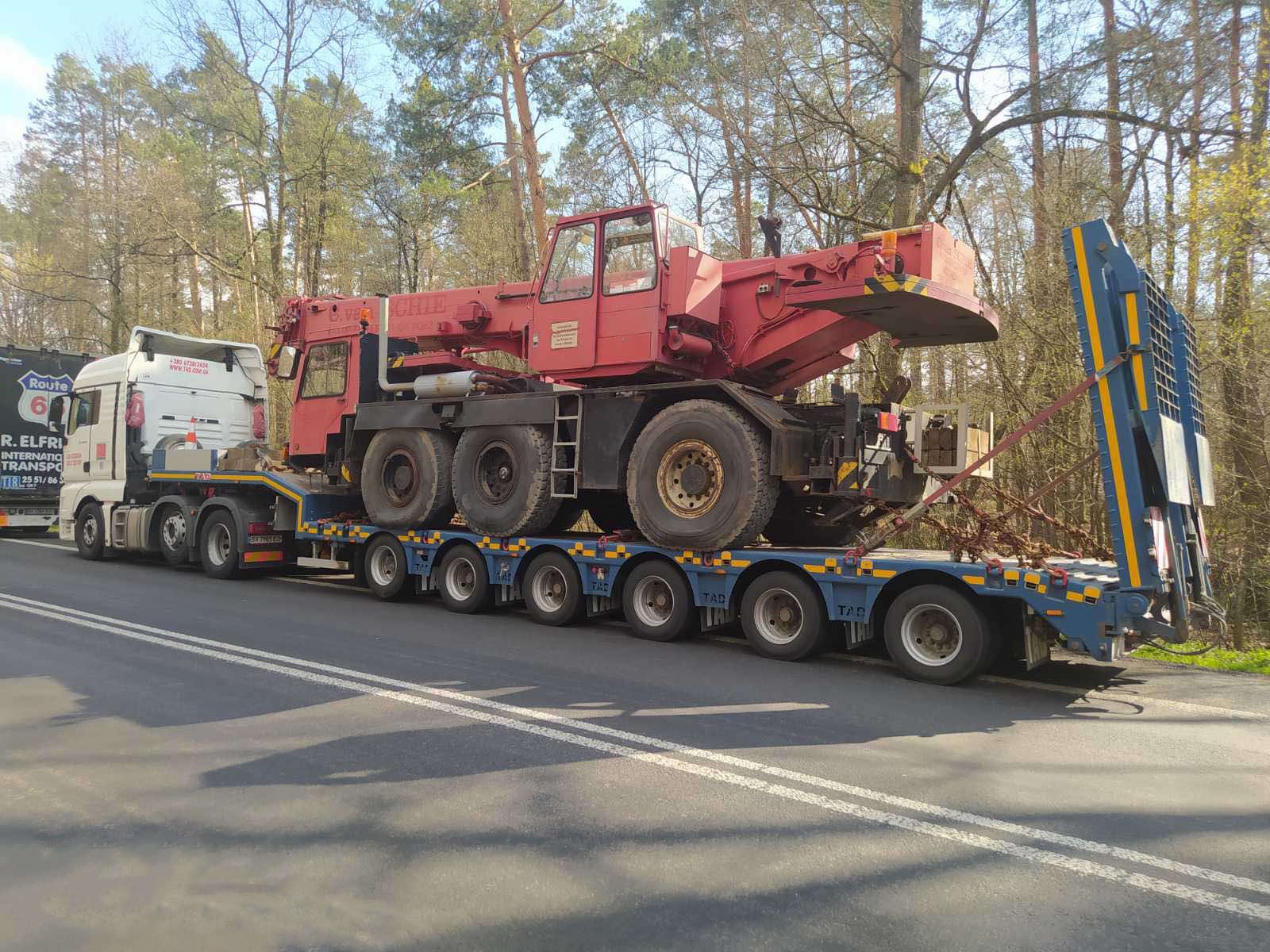 Transportation of a construction crane