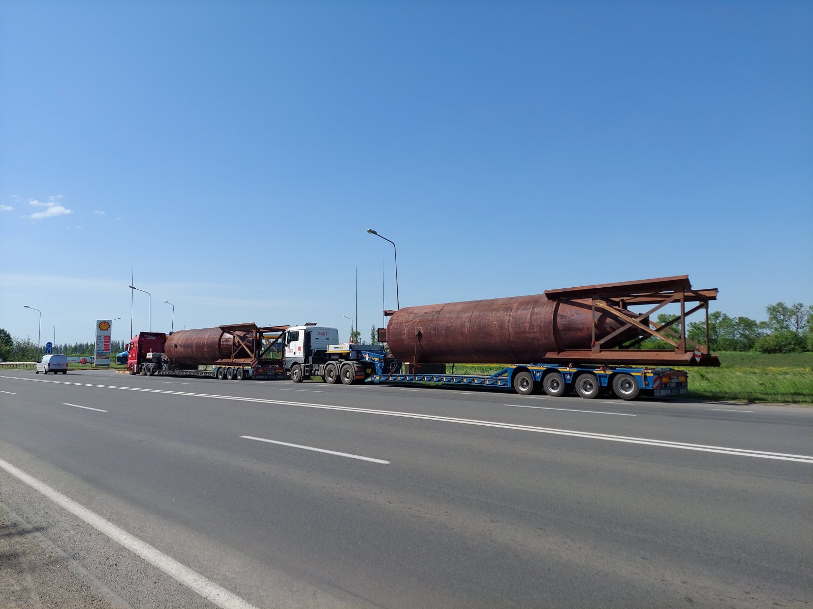 Transportation of metal structures