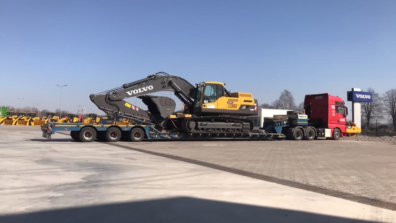 негабаритне перевезення гусеничної техніки VOLVO