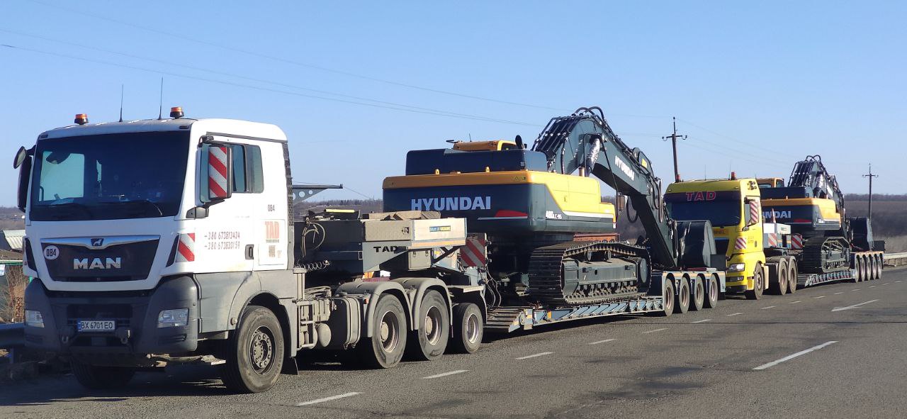 негабаритне перевезення гусеничної техніки Hyundai