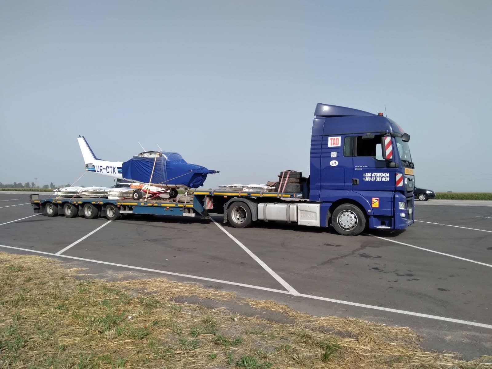 Перевезенн літака компанією ТАД