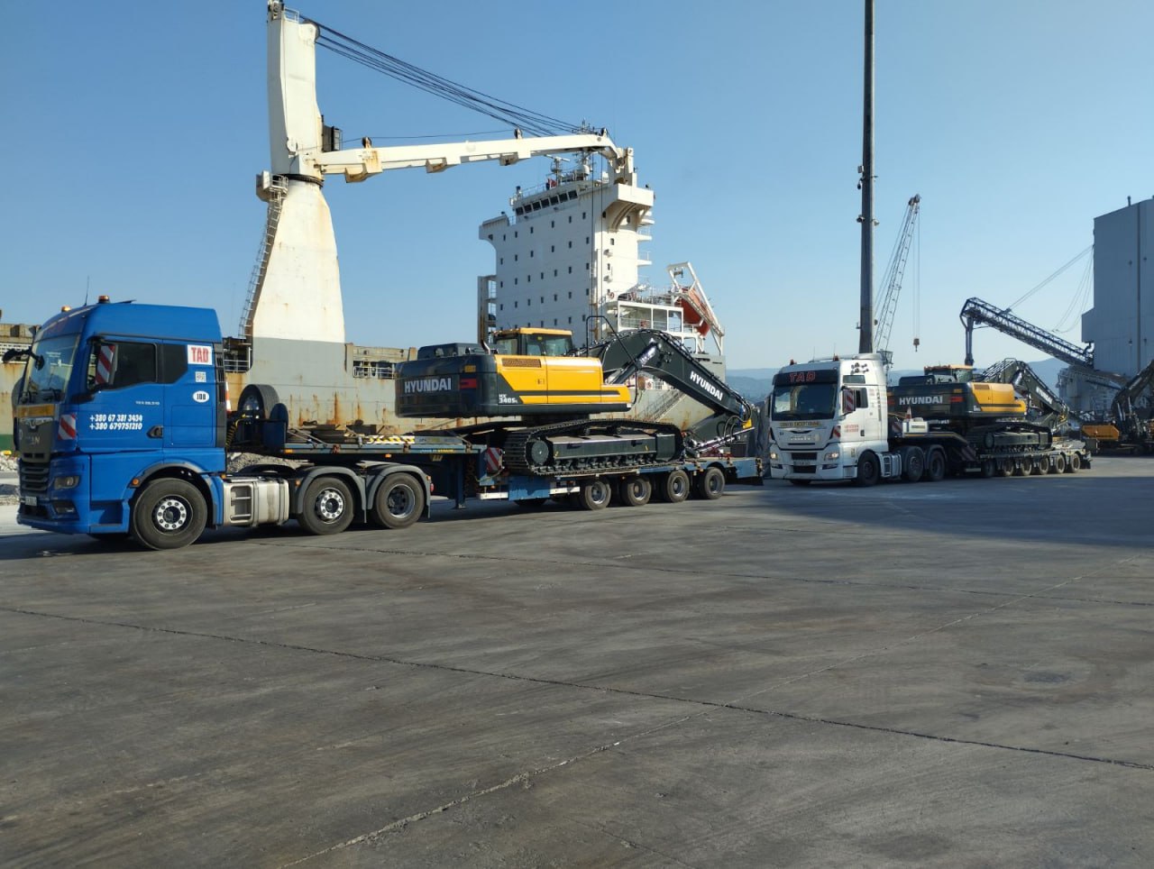 Hyundai excavator transportation - 2