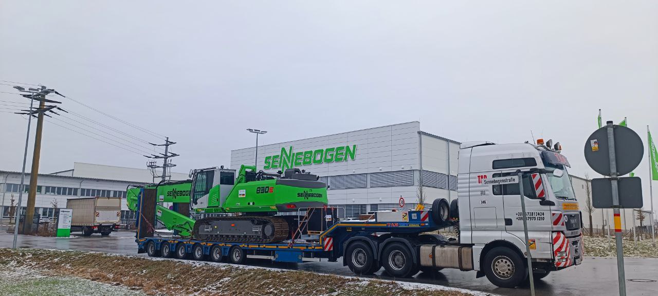 Transportation of the Sennebogen excavator - 2