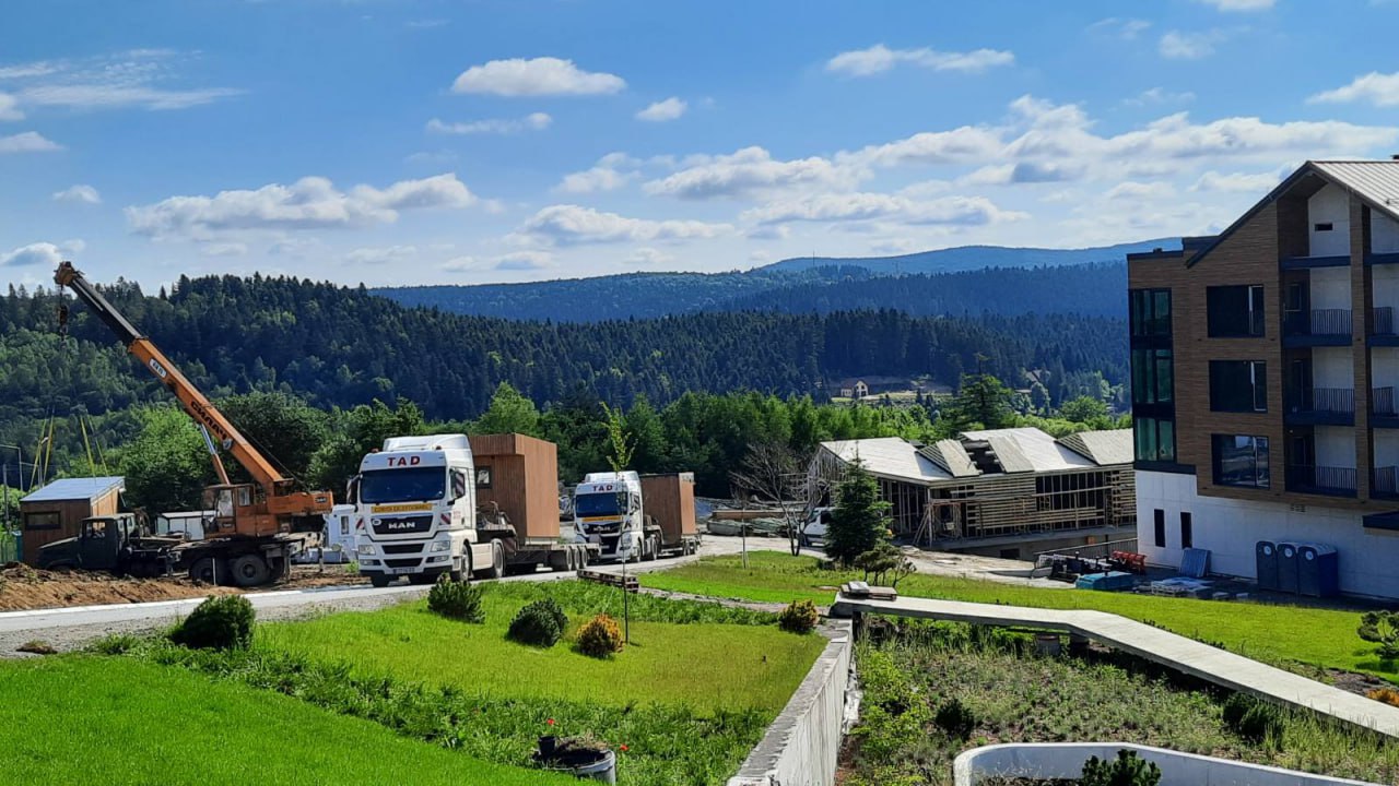 Transportation of modular houses