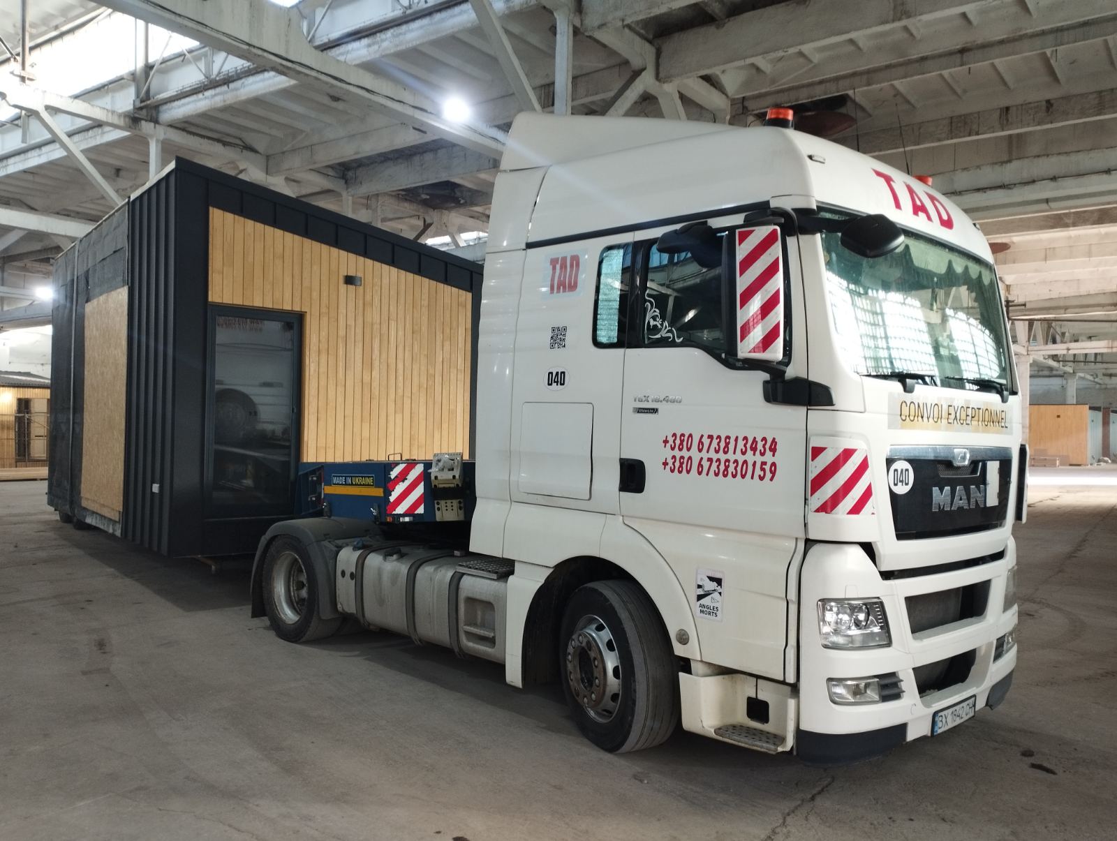 Delivery of houses and modular structures - 2