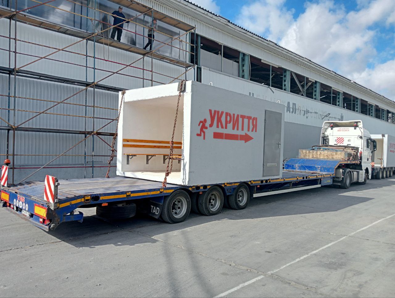 Transportation of modular buildings in Kyiv